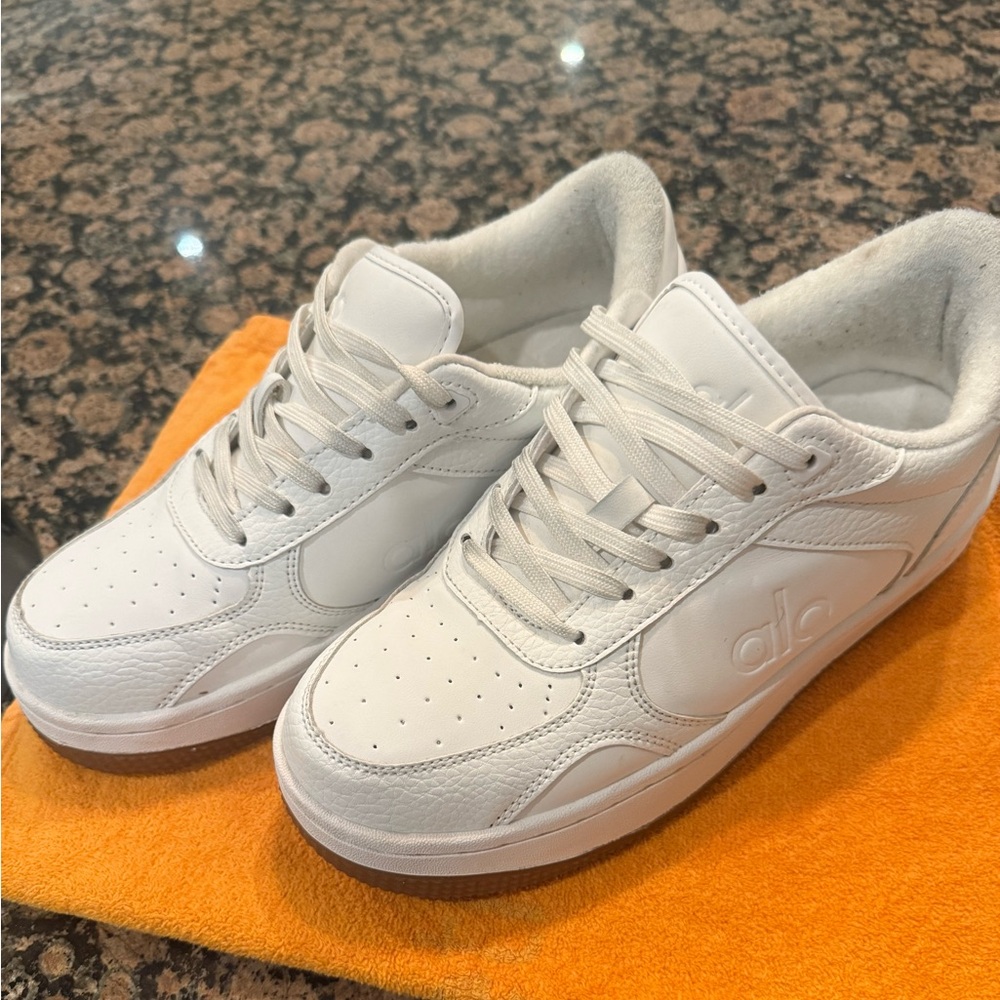 ALO Yoga Recovery Mode Sneakers White Athletic Shoes